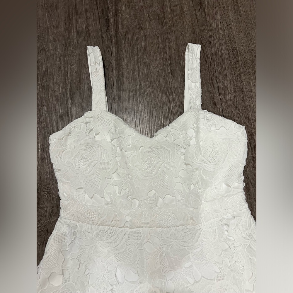 Rose Lace Dress - Picture 2 of 3